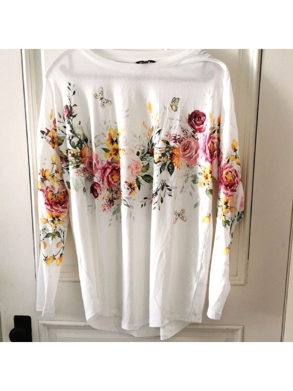 ShallWe novelty print floral butterfly cottagecore T-shirt Size large. EUC